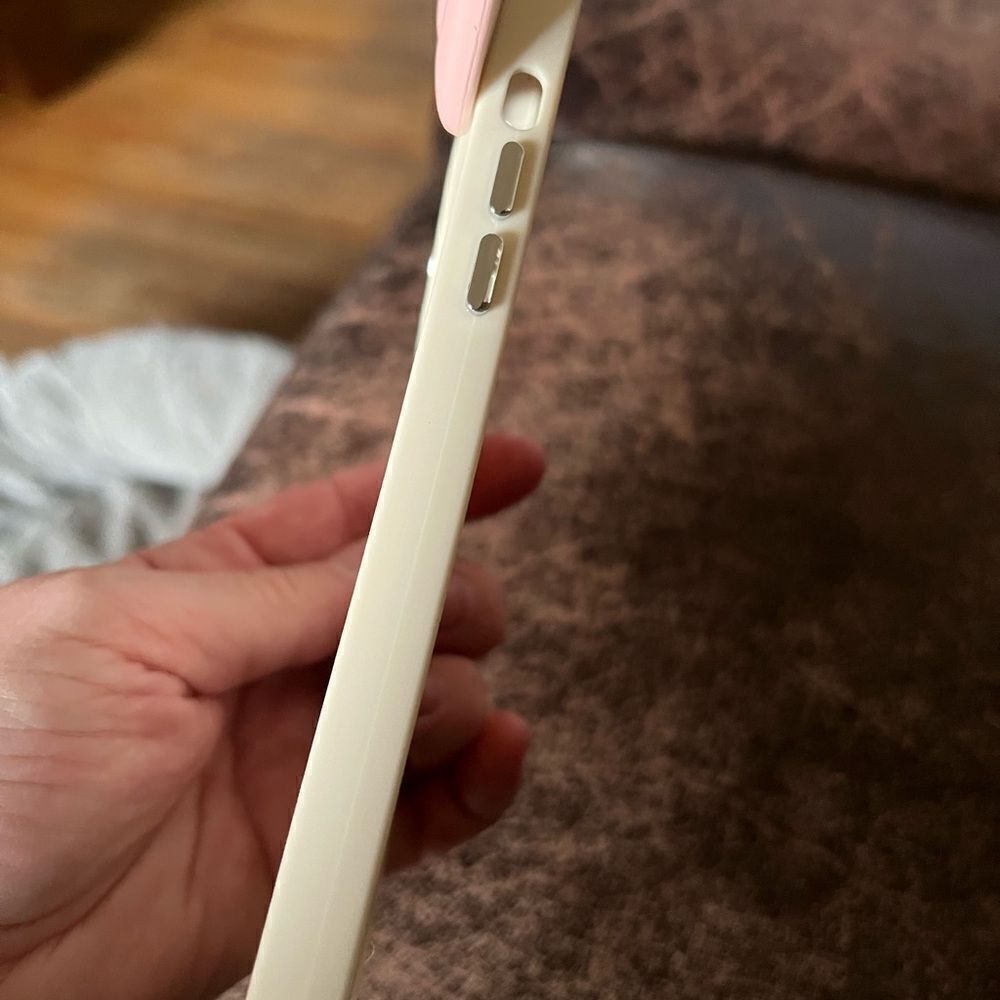 iPhone Hello Kitty Silicone Case - Picture 5 of 6